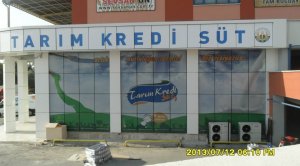 CAMLAR ONE WAY VİSİON UYGULAMA VE KOMPZİT GİYDİRMELERİN ÜZERİNE RENKLİ FOLYO KESİM UYGULAMA