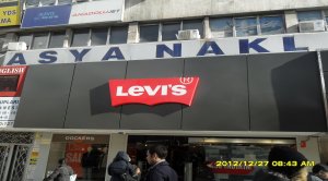 ZEMİN ALÜMİNYUM ÜZERİNE PLEKSİ KESİM KUTU İÇTEN LED AYDINLATMALI KUTU HARF TABELA